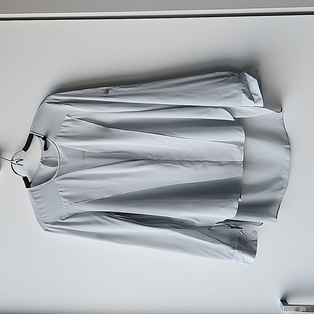 BNWT BCBGMaxazria 100% Silk Flowy Mesh Panel Hi Lo Blouse Top